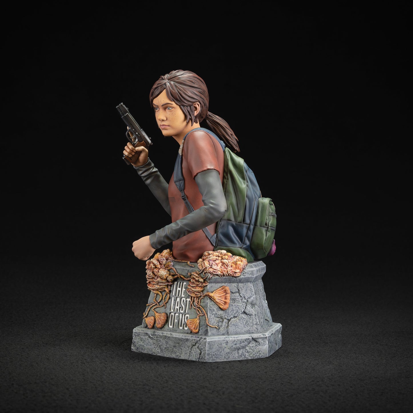 The Last of Us - Ellie mit Handfeuerwaffe - Statue